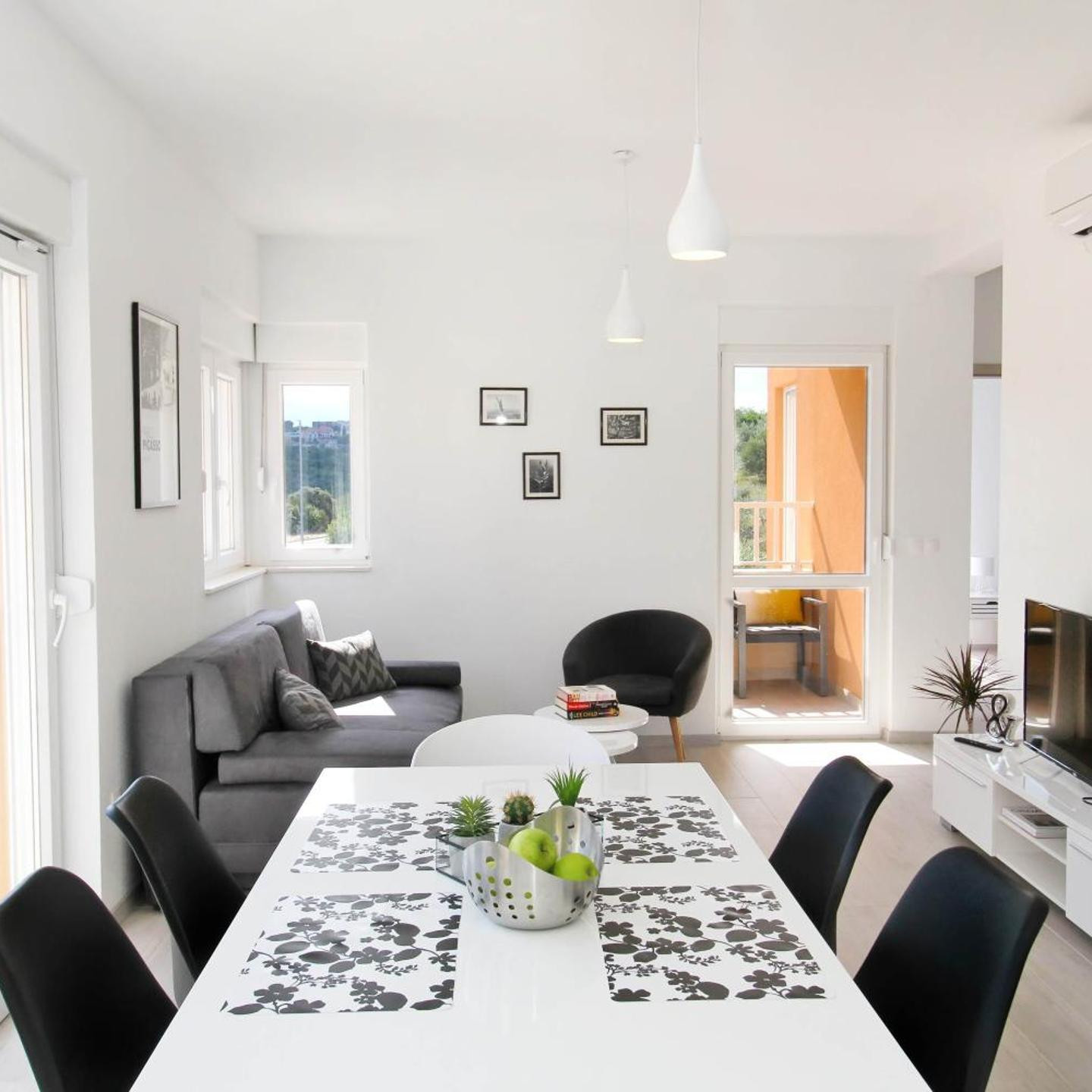 Bacan Family Apartments