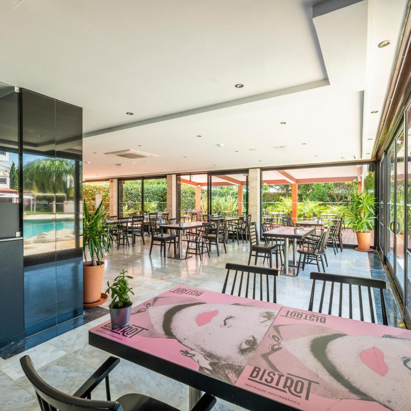Topazio Vibe Beach Hotel & Apartments