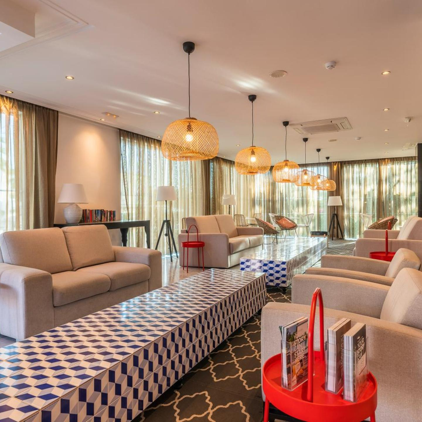 Topazio Vibe Beach Hotel & Apartments