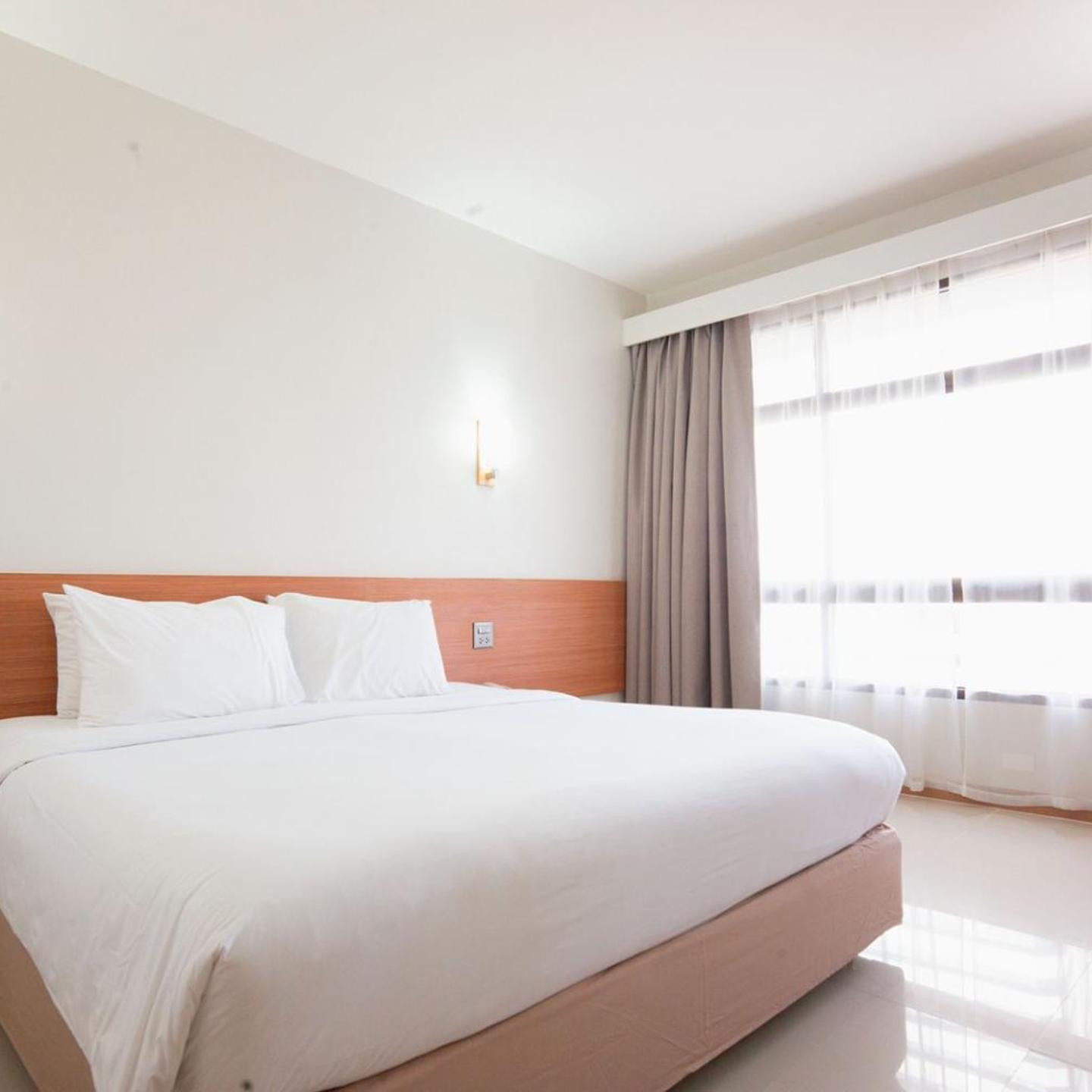 Pinnacle Lumpinee Park Hotel SHA Plus