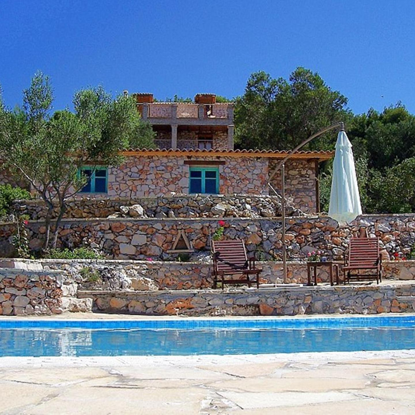 Revera Traditional Stone Villas, Apartments & Studios