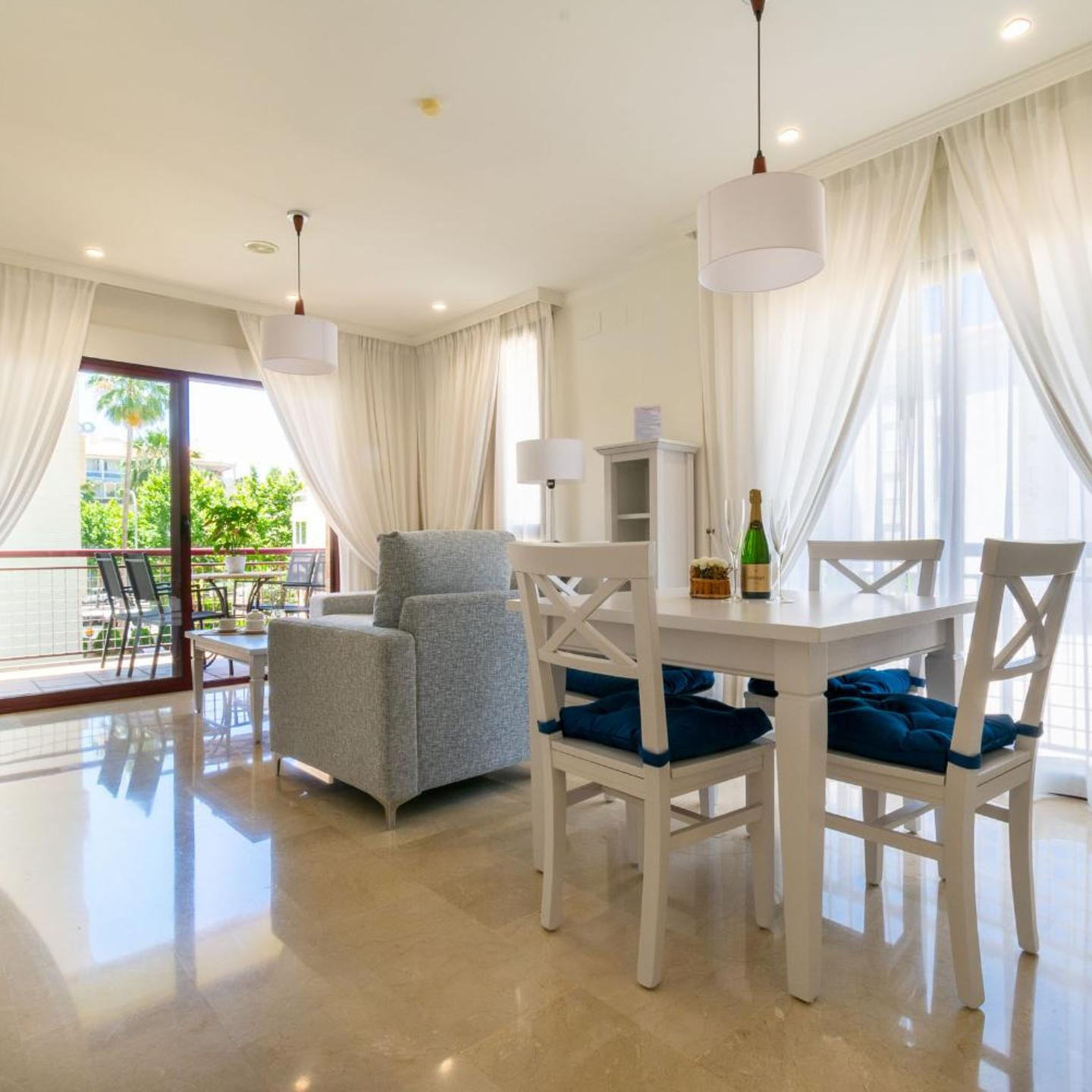 Apartamentos Albir Confort - Avenida 2 dorm.