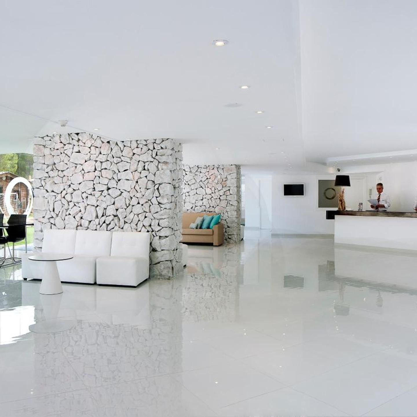 FERGUS Style Cala Blanca Suites