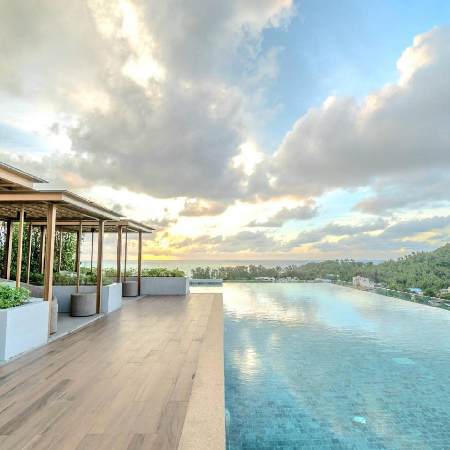 Mida Grande Resort Phuket Official Account