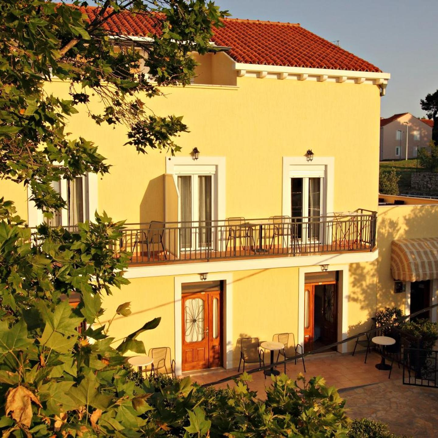 Bacan Serviced Apartments