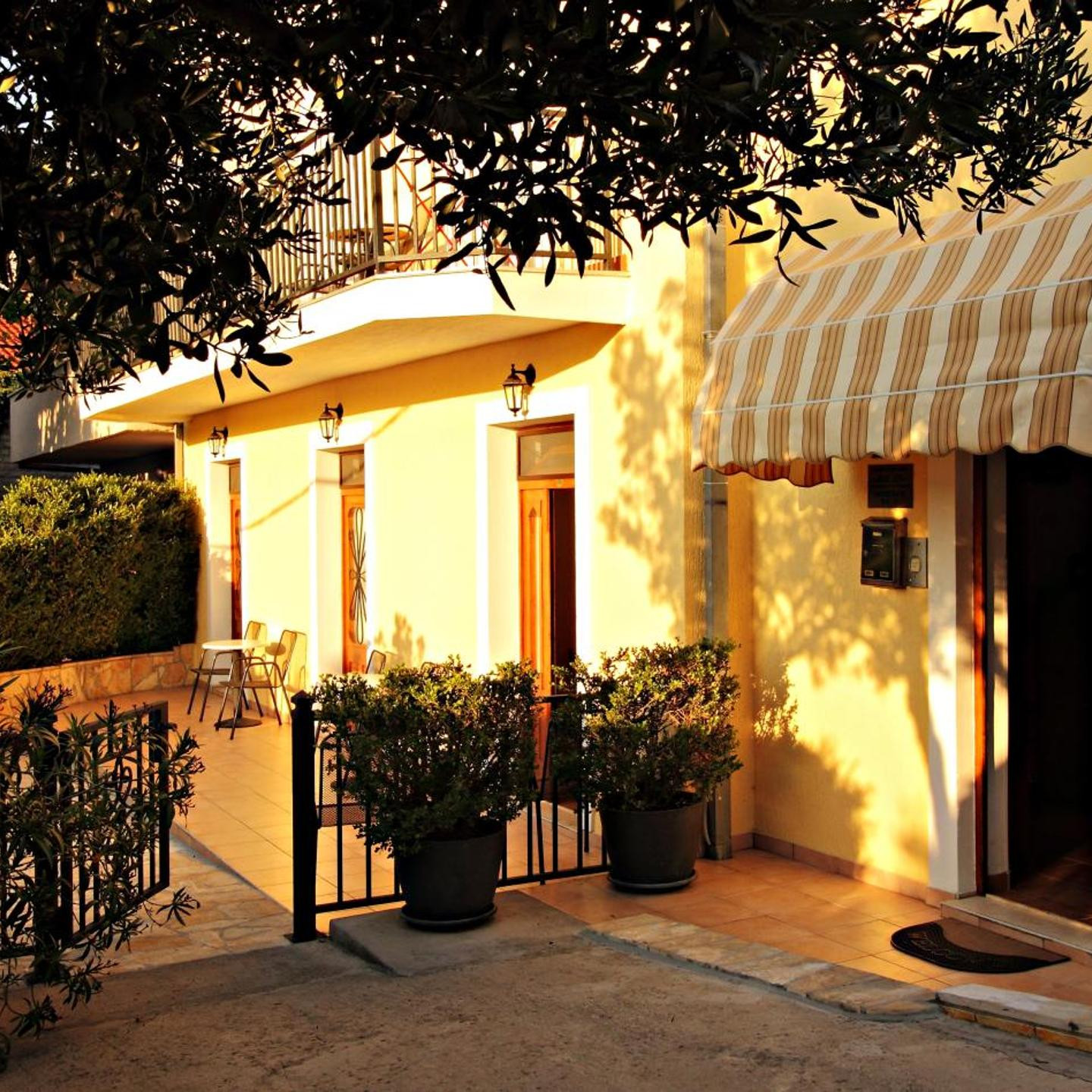 Bacan Serviced Apartments