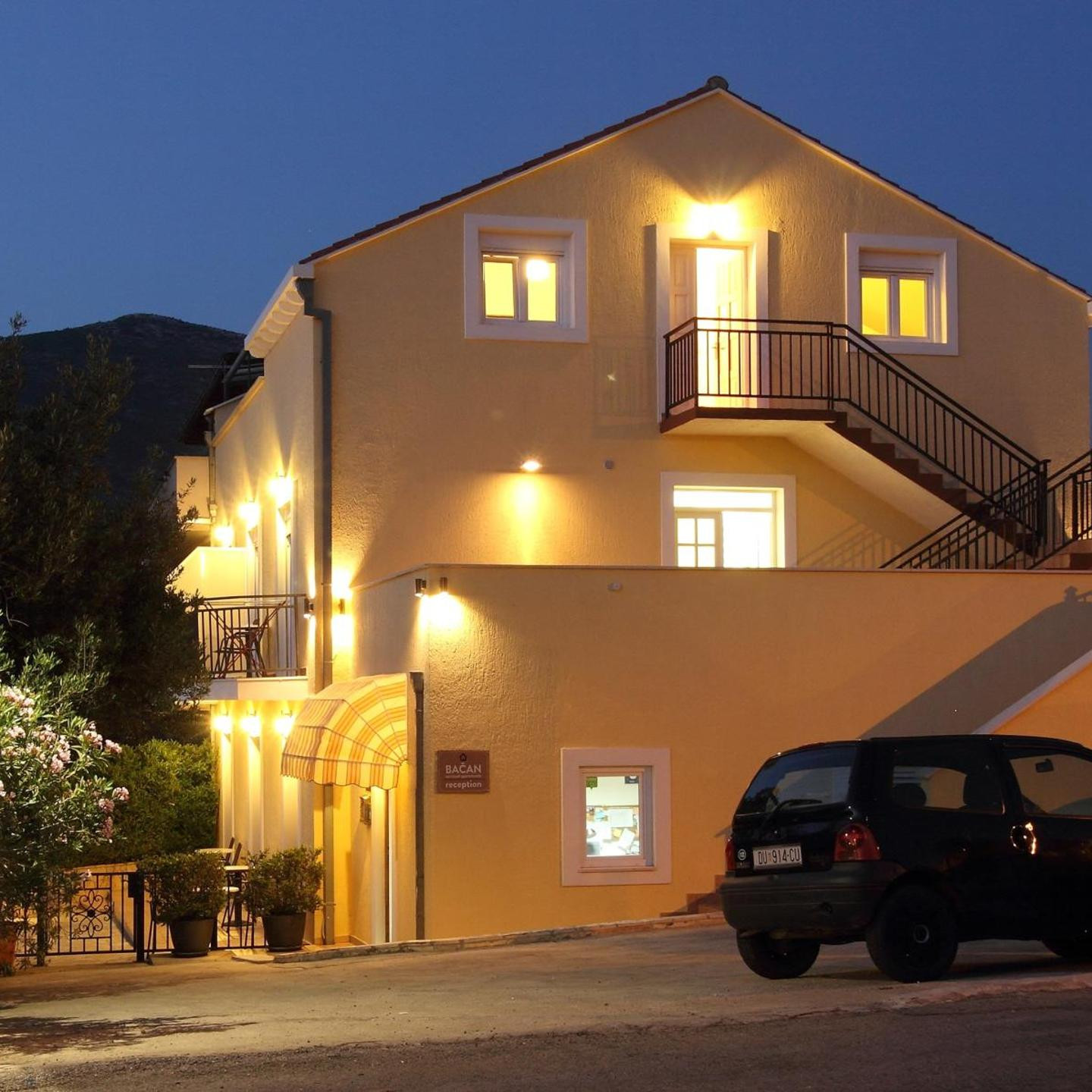 Bacan Serviced Apartments